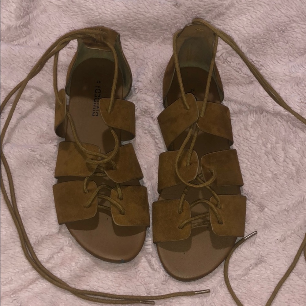 Women’s size 7 H&M tie up sandals